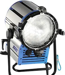 ARRI TRUE BLUE D25, Lumière du jour, 2500W, MAN, GTV-Standard, noir Expédition Rapide